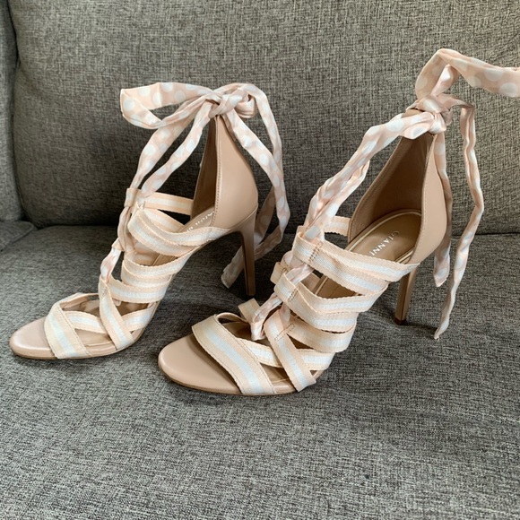 Gianni Bini Abrianna nude/white lace up heels 9.5 - Picture 4 of 8